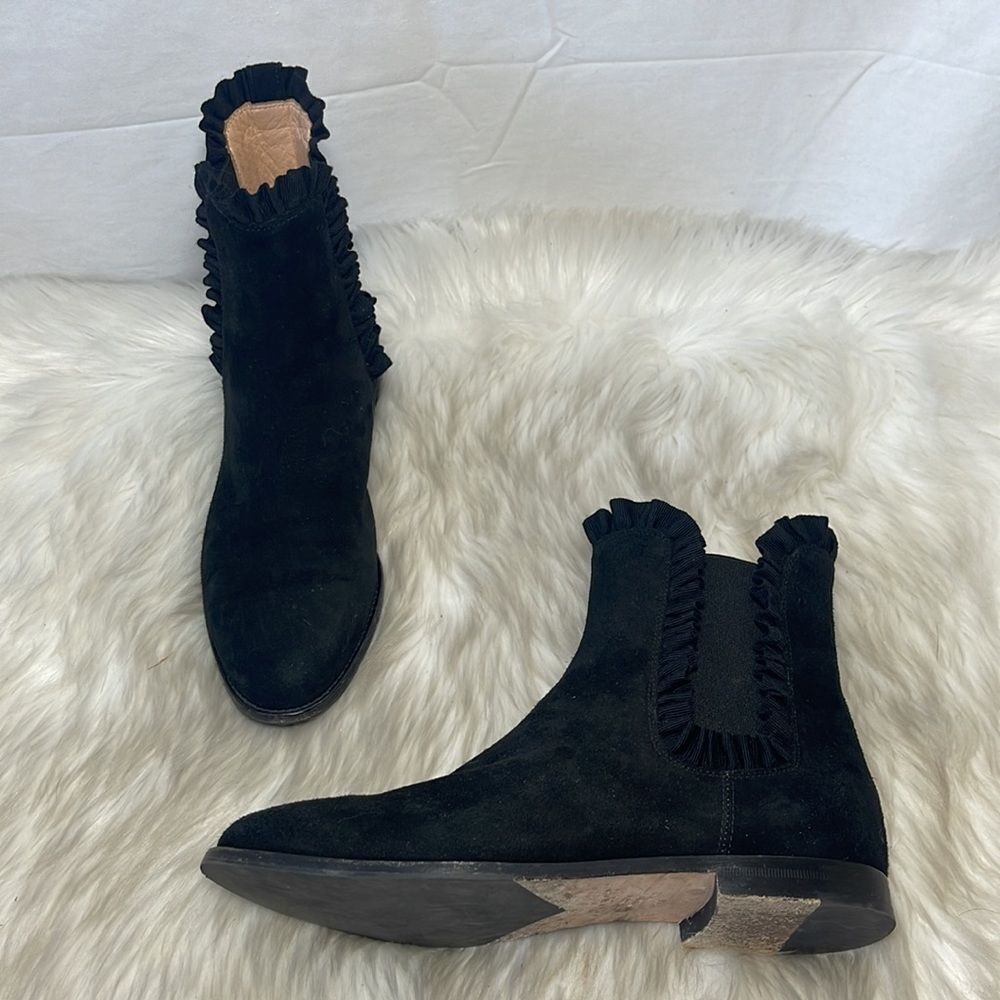 Unutzer Black Suede Ruffle Trim Booties Sz‎ 38/US 7